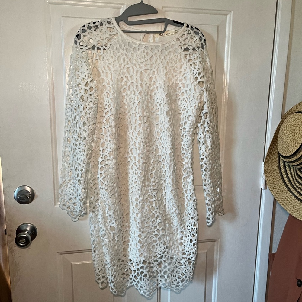 Solitaire Womens Size Med White Crochet Lace Sleeve Dress
